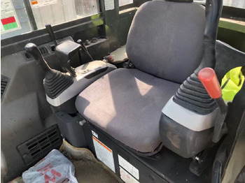 حفار صغير KOMATSU pc30MR: صورة 3