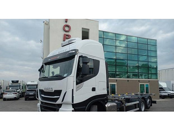 ناقلة حاويات/ شاحنة حاويات IVECO Stralis 480