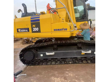 حفّار KOMATSU PC200-8