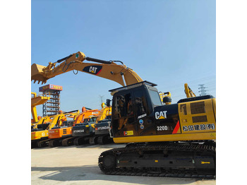 حفار زاحف CATERPILLAR 320C