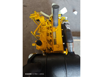 محرك - حفّار KOMATSU 4D95LE: صورة 4