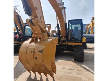 حفار زاحف CATERPILLAR 320GC