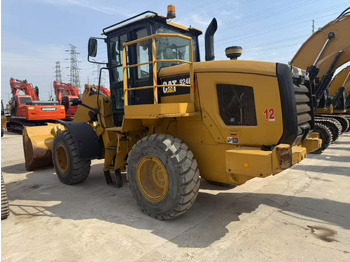 اللودر بعجل CATERPILLAR 924K