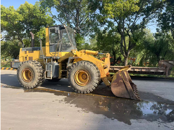 اللودر بعجل KOMATSU WA320