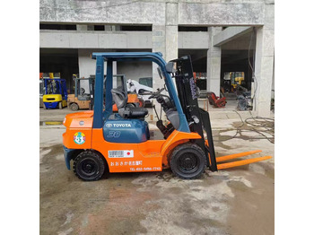 رافعة شوكية ديزل TOYOTA 62-7FD30: صورة 2