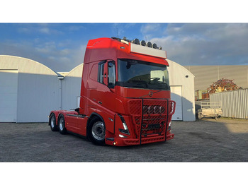 رأس تريلا VOLVO FH16 750