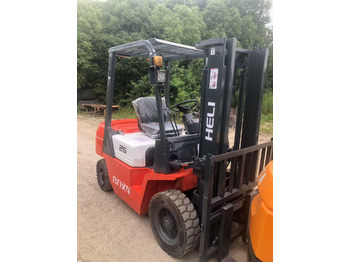 رافعة شوكية ديزل HELI