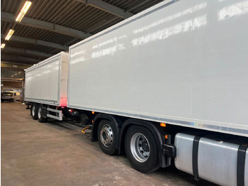 شاحنة صندوقية Mercedes-Benz Actros 2543 Komplettzug Voll-Luft - Lange Koffer: صورة 2 شاحنة صندوقية Mercedes-Benz Actros 2543 Komplettzug Voll-Luft - Lange Koffer: صورة 2