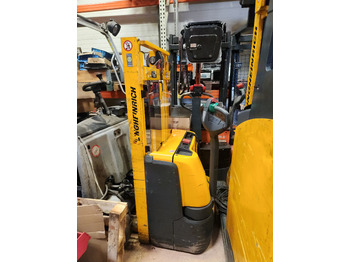 آلة تكديس JUNGHEINRICH EJC