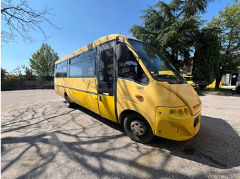 حافلة مدرسية IVECO