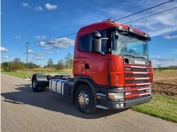 شاحنة بهيكل معدني للمقصورة SCANIA 124