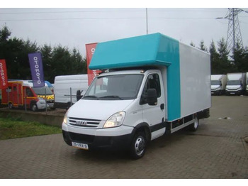 شاحنة بصندوق مغلق IVECO Daily