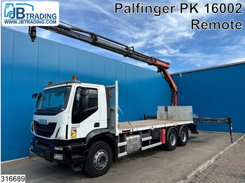 شاحنات مسطحة IVECO Trakker