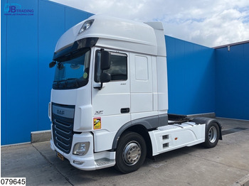 مقطورة السحب DAF XF 440