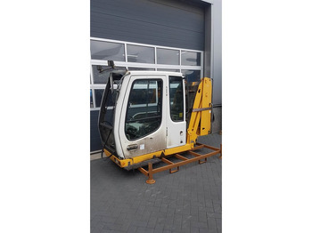 الكابينة والداخلية LIEBHERR