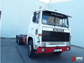 شاحنة بهيكل معدني للمقصورة SCANIA 111