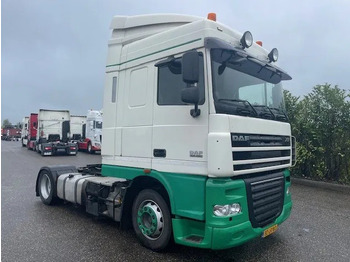 مقطورة السحب DAF XF 105 460