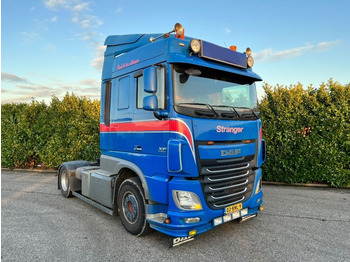 مقطورة السحب DAF XF 460