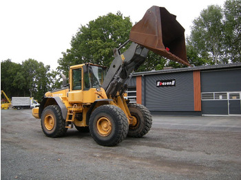 اللودر بعجل VOLVO L120E