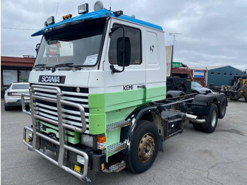 شاحنة بهيكل معدني للمقصورة SCANIA R142