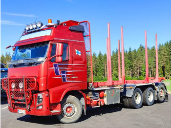شاحنة قطع الأشجار VOLVO FH16