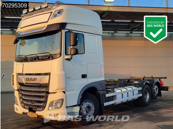 ناقلة حاويات/ شاحنة حاويات DAF XF 450