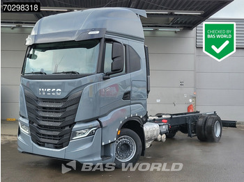 شاحنة بهيكل معدني للمقصورة IVECO S-WAY