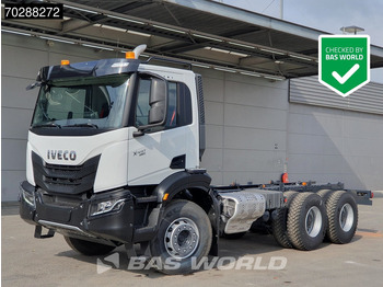 شاحنة بهيكل معدني للمقصورة IVECO X-WAY