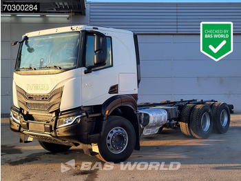 شاحنة بهيكل معدني للمقصورة IVECO X-WAY