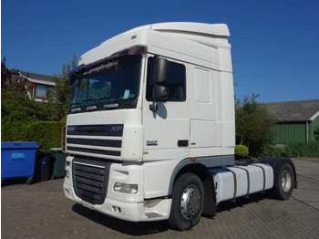 مقطورة السحب DAF XF 105 460