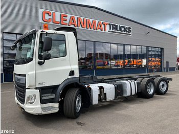 شاحنة بهيكل معدني للمقصورة DAF CF 330