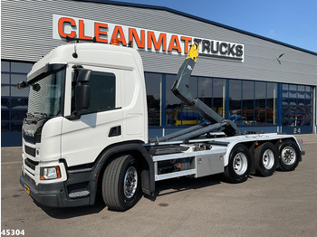 شاحنة برافعة خطافية SCANIA P 450