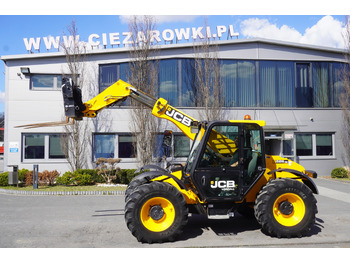 آلة رفع ونقل تلسكوبية JCB