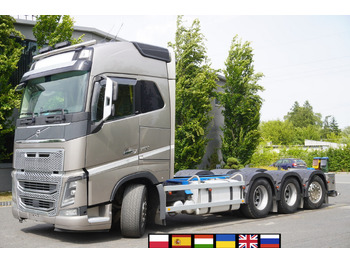 شاحنة بهيكل معدني للمقصورة VOLVO FH16 750