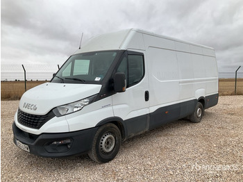 شاحنة صندوقية IVECO Daily 35s18