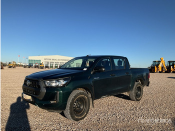 شاحنة البيك أب TOYOTA Hilux