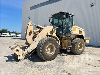 اللودر بعجل CATERPILLAR 938M