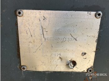 حفار زاحف VOLVO EC240BLC