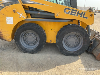 شيول صغير Gehl R135: صورة 5