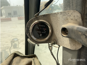 رافعة الطرق الوعرة KATO