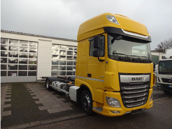ناقلة حاويات/ شاحنة حاويات DAF XF 480