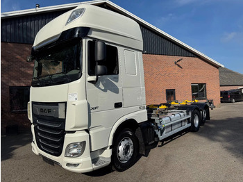ناقلة حاويات/ شاحنة حاويات DAF XF 480
