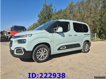 سيارة CITROËN