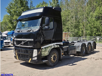 شاحنة بهيكل معدني للمقصورة VOLVO FH13 540