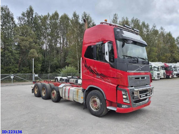 شاحنة بهيكل معدني للمقصورة VOLVO FH16 750
