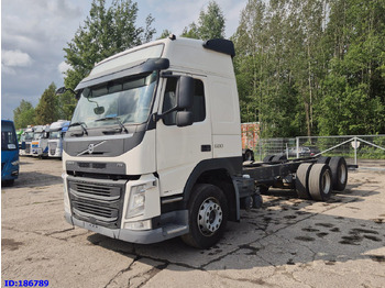 شاحنة بهيكل معدني للمقصورة VOLVO FM13 500