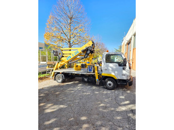 منصة محمولة مثبتة على الشاحنة