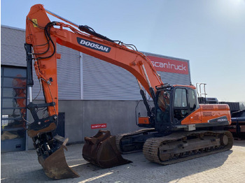 حفار زاحف DOOSAN DX300LC-5