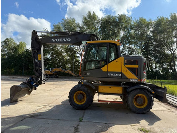 حفار ذو عجلات VOLVO EWR150E