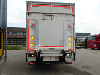 شاحنة صندوقية Volvo FL 260 + 18T + LIFT: صورة 4